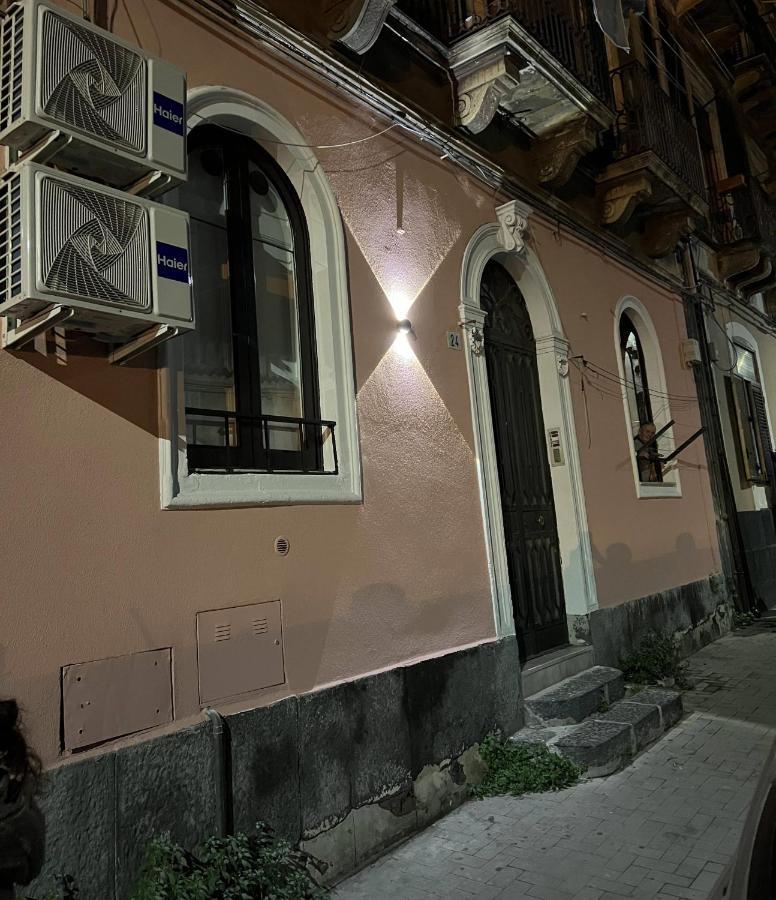 Simo'S Houses Aeroporto di Catania Fontana Rossa Esterno foto
